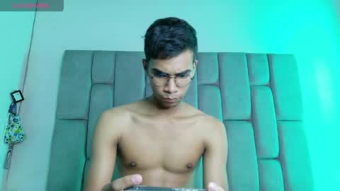 desire4duo online show from 04-22-26, 06:09