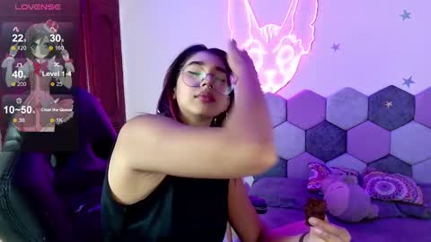 TORI AND MR. BEAR online show from 01-03-25, 05:42