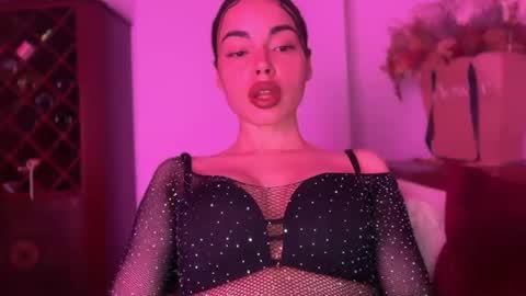Petitee Desiree online show from 04-18-26, 07:07