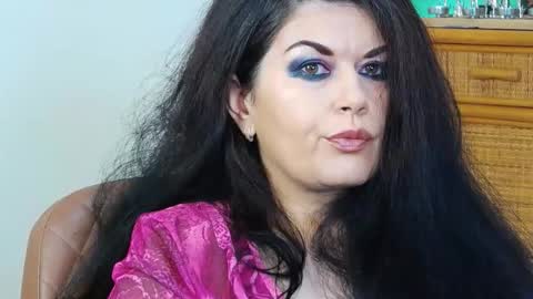 HellenMoon online show from 02-05-26, 10:36