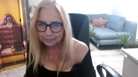 S O F I A online show from 11-23-25, 02:39