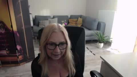 Snapshot of desiresofia chatting on 03-24-26, 03:28 S O F I A online show from 03-24-26, 03:28