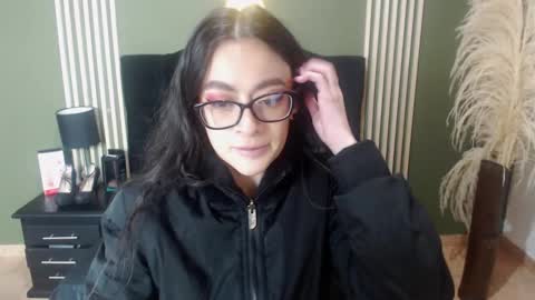 Snapshot of desiring__angel chatting on 01-22-25, 11:56 Desiring Angel online show from 01-22-25, 11:56