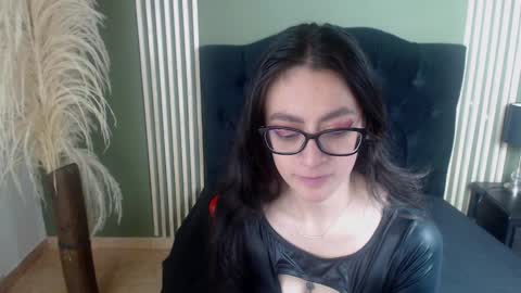 Snapshot of desiring__angel chatting on 01-25-25, 06:02 Desiring Angel online show from 01-25-25, 06:02