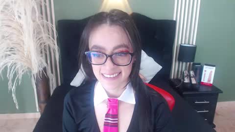 Snapshot of desiring__angel chatting on 02-01-25, 04:56 Desiring Angel online show from 02-01-25, 04:56