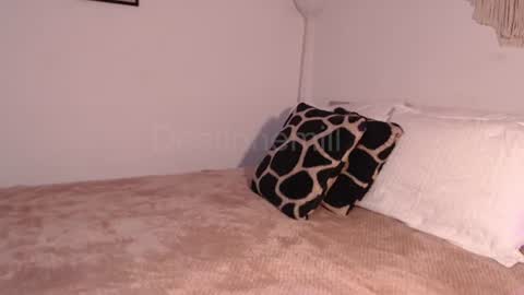 Destinne Mill online show from 07-20-26, 11:23