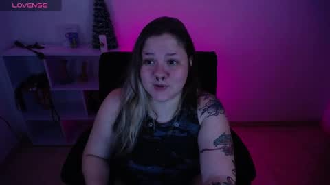 Snapshot of destroyall420 chatting on 01-03-25, 01:59 Lola Bdsm and fries online show from 01-03-25, 01:59