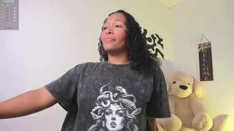 Snapshot of desty_y chatting on 11-17-25, 05:19 desty_y online show from 11-17-25, 05:19