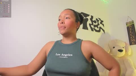 Snapshot of desty_y chatting on 11-26-25, 08:32 desty_y online show from 11-26-25, 08:32