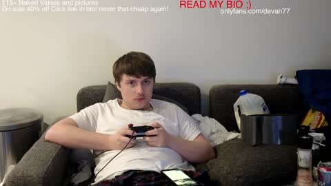 Snapshot of devantheplug chatting on 12-13-24, 11:34 Devan online show from 12-13-24, 11:34