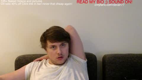 Snapshot of devantheplug chatting on 12-28-24, 06:50 Devan online show from 12-28-24, 06:50