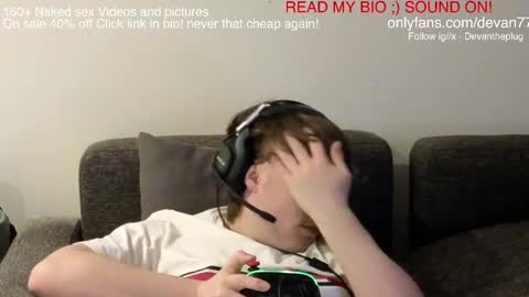 Snapshot of devantheplug chatting on 03-08-25, 10:43 Devan online show from 03-08-25, 10:43