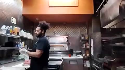 Snapshot of deviantdrew chatting on 12-17-25, 06:47 deviantdrew online show from 12-17-25, 06:47