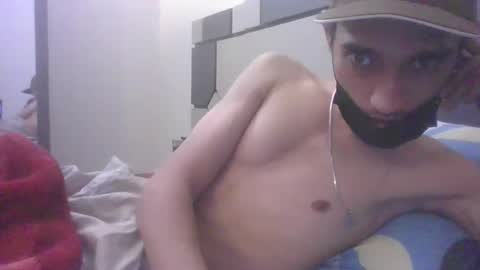 Snapshot of devil0332_0346 chatting on 11-27-25, 01:40 devil0332_0346 online show from 11-27-25, 01:40