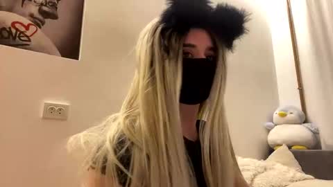 Emily online show from 10-27-25, 05:17