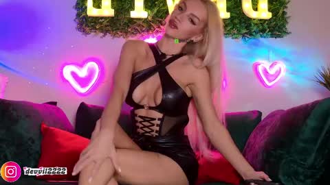 Devill2222 online show from 06-06-26, 06:45