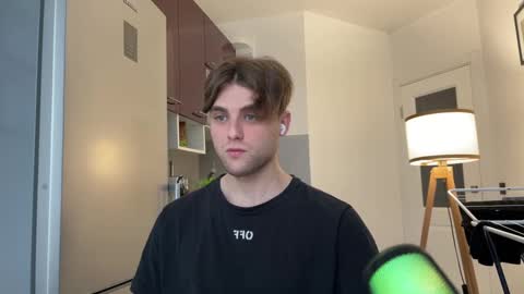 Snapshot of devilnut1 chatting on 02-12-25, 01:37 devilnut1 online show from 02-12-25, 01:37