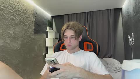 devilnut1 online show from 06-06-26, 06:01