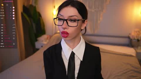 Snapshot of devilss_toy chatting on 11-18-25, 04:00 CIBELLE online show from 11-18-25, 04:00