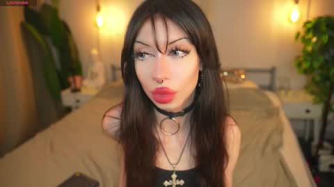 Snapshot of devilss_toy chatting on 12-01-25, 03:50 CIBELLE online show from 12-01-25, 03:50