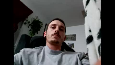 Snapshot of devour112376 chatting on 09-28-25, 07:36 DeVour online show from 09-28-25, 07:36