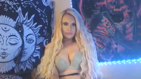 devyn winter online show from 10-31-25, 05:14