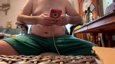 Snapshot of dewmanchu chatting on 05-27-26, 12:13 RI guy online show from 05-27-26, 12:13