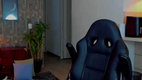 JULIAN online show from 12-14-25, 01:00