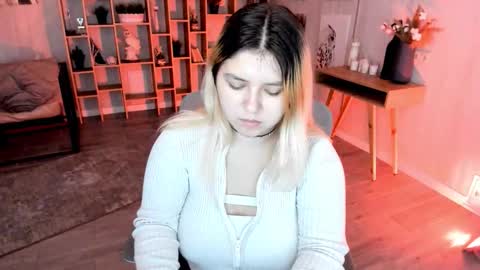 Dia online show from 11-07-25, 06:41