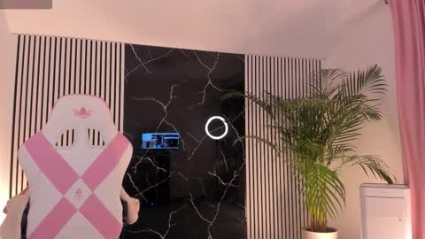 Thea online show from 10-20-25, 04:07