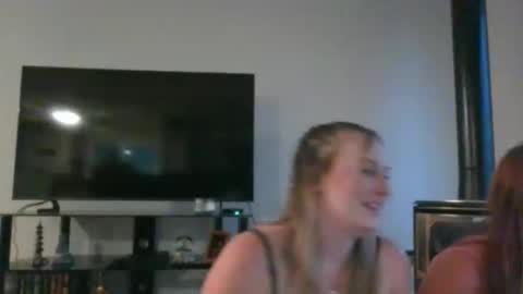 Snapshot of diamondj2104 chatting on 09-24-25, 10:35 diamondj2104 online show from 09-24-25, 10:35