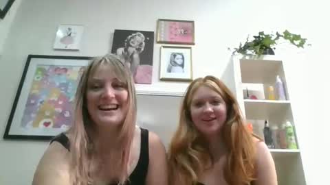 Snapshot of diamondj2104 chatting on 10-24-25, 05:20 diamondj2104 online show from 10-24-25, 05:20
