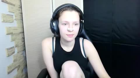 diana_back3 online show from 11-16-25, 12:22