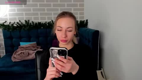 Diana  online show from 12-19-25, 01:23