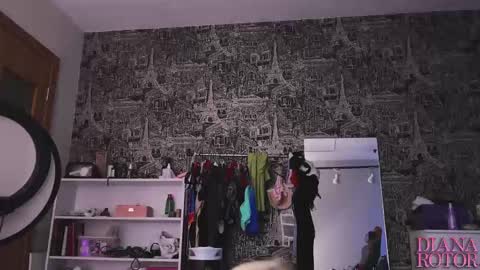 Diana online show from 04-21-26, 02:51