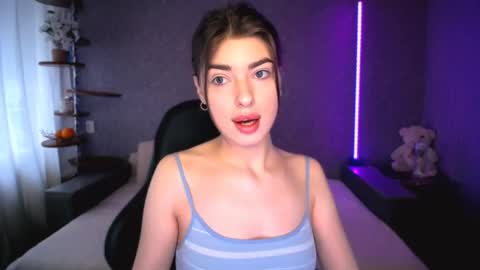 Snapshot of dianaa_lee chatting on 05-11-26, 11:05 DIANA online show from 05-11-26, 11:05