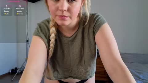 Olga online show from 12-23-25, 09:07