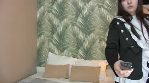 Snapshot of dianapittman chatting on 09-15-25, 01:11 DianaPittman online show from 09-15-25, 01:11