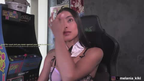 Snapshot of dianne_nanatzu chatting on 11-18-25, 08:35 Melania - online show from 11-18-25, 08:35