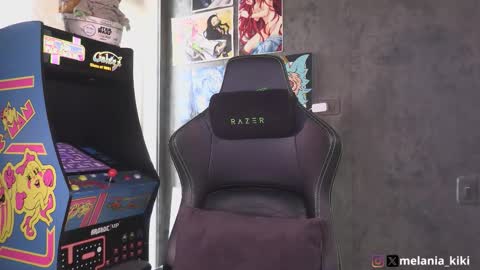 Snapshot of dianne_nanatzu chatting on 12-13-25, 08:47 Melania - online show from 12-13-25, 08:47