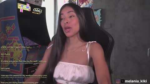 Snapshot of dianne_nanatzu chatting on 12-15-25, 08:35 Melania - online show from 12-15-25, 08:35