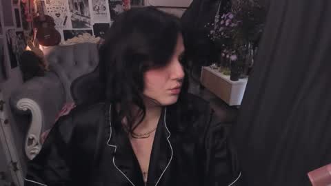 Snapshot of diasporaaa chatting on 10-06-25, 01:14 diasporaaa online show from 10-06-25, 01:14