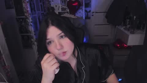 Snapshot of diasporaaa chatting on 10-17-25, 01:53 diasporaaa online show from 10-17-25, 01:53