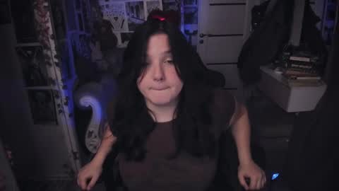 Snapshot of diasporaaa chatting on 10-21-25, 02:01 diasporaaa online show from 10-21-25, 02:01