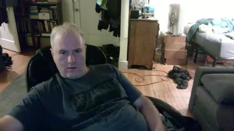 Snapshot of dickflasher5 chatting on 12-31-24, 03:23 Richard Fleischer online show from 12-31-24, 03:23