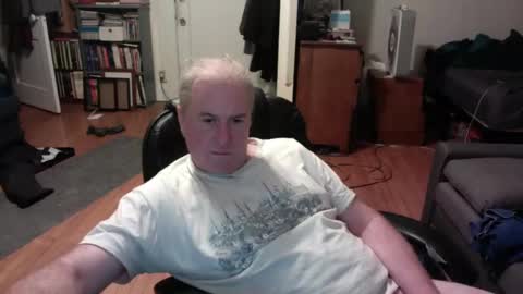 Snapshot of dickflasher5 chatting on 01-20-25, 11:02 Richard Fleischer online show from 01-20-25, 11:02
