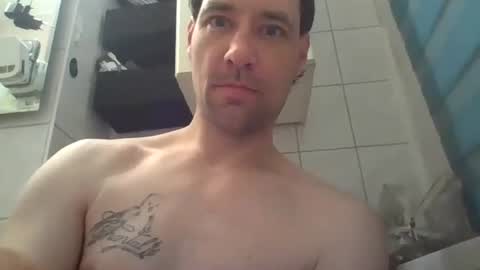 Snapshot of dickxxxd chatting on 12-20-25, 07:43 dickxxxd online show from 12-20-25, 07:43