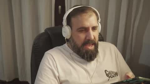 Snapshot of dicristalino chatting on 05-18-26, 10:37 Cristian Dipolino online show from 05-18-26, 10:37