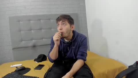 Snapshot of diegorogue_ chatting on 12-13-24, 01:22 Diego rogue online show from 12-13-24, 01:22