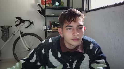 Snapshot of diegorogue_ chatting on 12-31-24, 05:07 Diego rogue online show from 12-31-24, 05:07